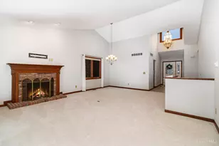 5809 Harborpoint Dr, Green Township, OH 45248 - Photo 4