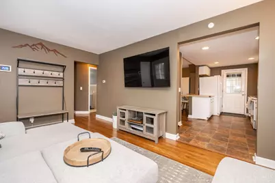 6848 Somerset Drive, Springfield Township, OH 45224 - Photo 8