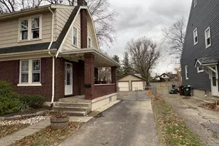 3753 N Berkley Cir, Silverton, OH 45236 - Photo 2