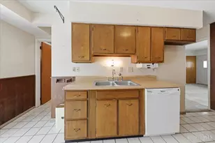 11740 Van Camp Ln, Springdale, OH 45246 - Photo 14