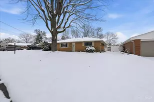 11740 Van Camp Ln, Springdale, OH 45246 - Photo 2
