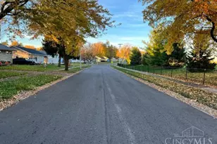 4293 Thompson Dr, Trotwood, OH 45416 - Photo 4