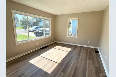 365 Sunset Drive, South Lebanon, OH 45065 - Photo 2