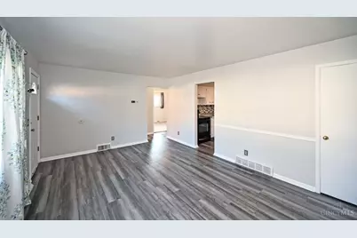 3041 Westknolls Lane, Cincinnati, OH 45211 - Photo 8