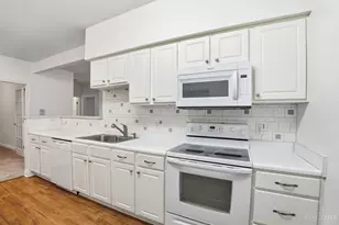 6770 Kelseys Oak Ct, Green Township, OH 45248 - Photo 8