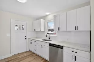 4053 Belfast Ave, Sycamore Township, OH 45236 - Photo 8