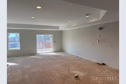 1325 Peregrine Way, Hamilton, OH 45013 - Photo 4