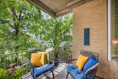 2374 Madison Road #E2F, Cincinnati, OH 45208 - Photo 10