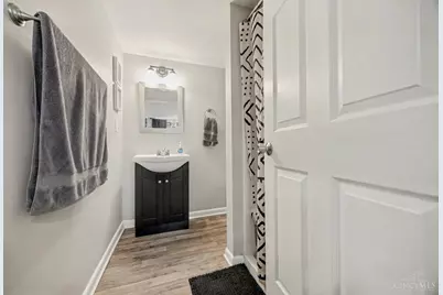 8521 Darnell Avenue, Sycamore Township, OH 45236 - Photo 12