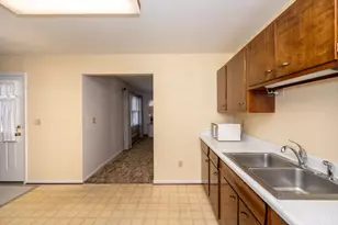 8444 Flamingo Ln, Colerain Township, OH 45239 - Photo 12