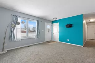 558 Brooke Blvd, Wilmington, OH 45177 - Photo 4