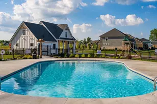 3775 Prestwick Cir, Pierce Township, OH 45245 - Photo 10