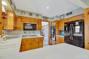 6889 Menz Ln, Green Township, OH 45233 - Photo 12