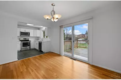 9470 Wynnecrest Drive, Blue Ash, OH 45242 - Photo 8