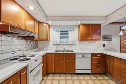 1379 Honeysuckle Drive, Fairborn, OH 45324 - Photo 14