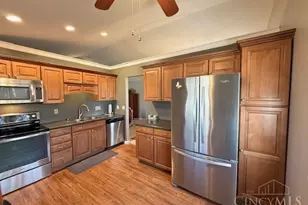 621 Covedale Ave, Delhi Township, OH 45238 - Photo 2