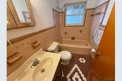 784 Woodyhill Drive, Delhi Township, OH 45238 - Photo 8