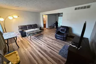 784 Woodyhill Dr, Delhi Township, OH 45238 - Photo 2