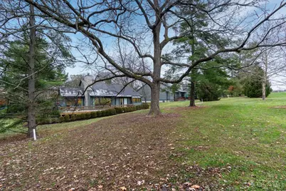 16 Woodcreek Drive, Blue Ash, OH 45241 - Photo 4