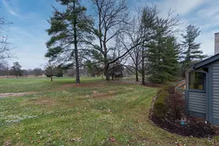 16 Woodcreek Dr, Blue Ash, OH 45241 - Photo 2