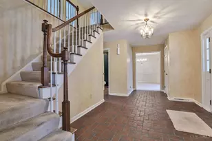 766 Woodfield Dr, Springfield Township, OH 45231 - Photo 6