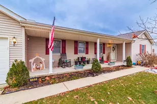 105 Maple Ridge Ave, Mount Orab, OH 45154 - Photo 2