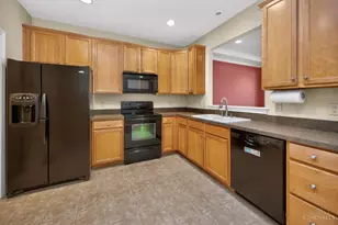 808 Town Scapes Ct, Miami Township, OH 45140 - Photo 6