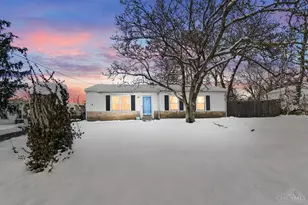 9695 Fernbrook Ct, Springfield Township, OH 45231 - Photo 1