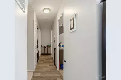 9695 Fernbrook Court, Springfield Township, OH 45231 - Photo 10