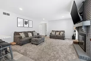 7908 Tawna Dr, West Chester, OH 45069 - Photo 8