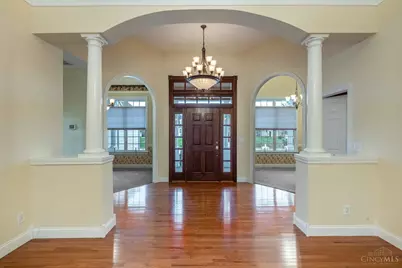 914 Hickory Trail Drive, Wilmington, OH 45177 - Photo 2