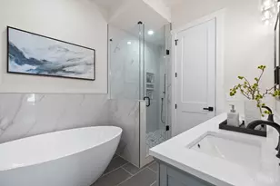 3658 Stettinius Ave, Cincinnati, OH 45208 - Photo 16