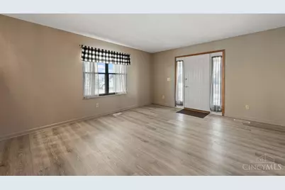 8951 Willowgate Lane, Huber Heights, OH 45424 - Photo 2