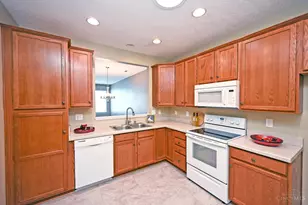 6176 Glenlaurel Dr, Hamilton Township, OH 45039 - Photo 12