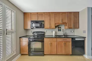 104 Fox Hollow Ct, Fairfield, OH 45014 - Photo 2