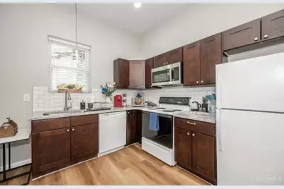 887 Lexington Avenue, Cincinnati, OH 45229 - Photo 6