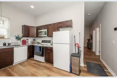 887 Lexington Avenue, Cincinnati, OH 45229 - Photo 8