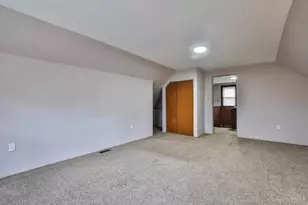 4893 N Overlook Ave, Cincinnati, OH 45238 - Photo 18