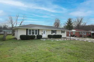 141 Central Ave, Blanchester, OH 45107 - Photo 2