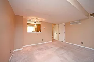 1004 Crisfield Dr, Union Township, OH 45245 - Photo 12