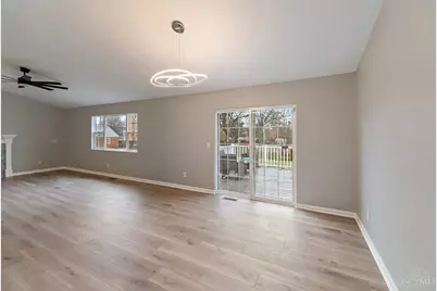 11570 Rose Lane, Springdale, OH 45246 - Photo 8