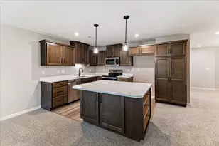 5890 Parkview Ln, Miami Township, OH 45150 - Photo 2