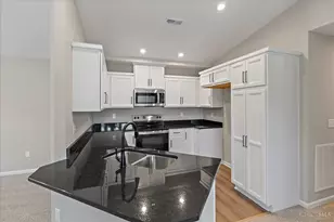 5890 Parkview Ln, Miami Township, OH 45150 - Photo 2