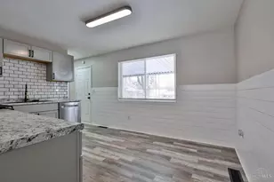 2071 Roosevelt Ave, Springfield Township, OH 45240 - Photo 14