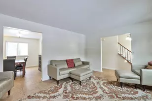 9811 Beau Ln, Springfield Township, OH 45231 - Photo 8