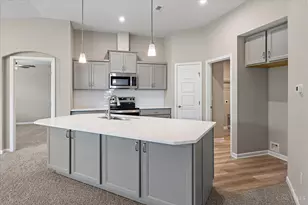 5890 Parkview Ln, Miami Township, OH 45150 - Photo 2