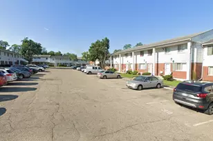 1579 Meredith Dr, Springfield Township, OH 45231 - Photo 2