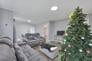 8318 Marley St, Springfield Township, OH 45216 - Photo 6