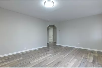 350 Pleasant Drive, South Lebanon, OH 45065 - Photo 4