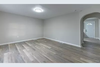 350 Pleasant Drive, South Lebanon, OH 45065 - Photo 2